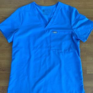 Figs scrub top! Ceil blue & size medium